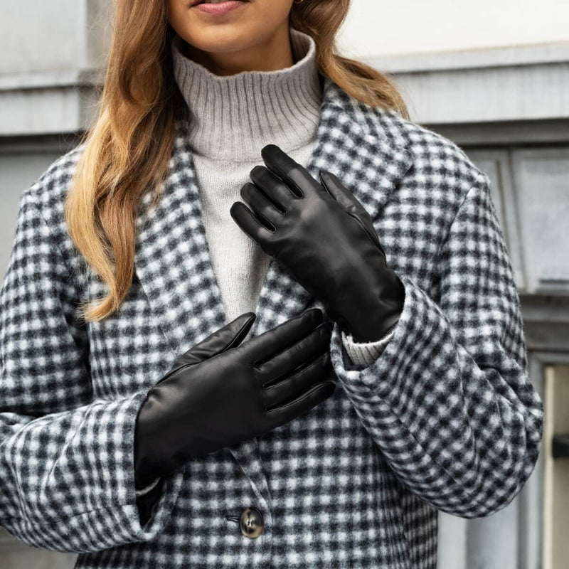 Sofia (black) - Lambskin leather gloves with silk lining