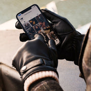 Alonzo (black) - Lambskin leather gloves with cashmere lining & touchscreen feature