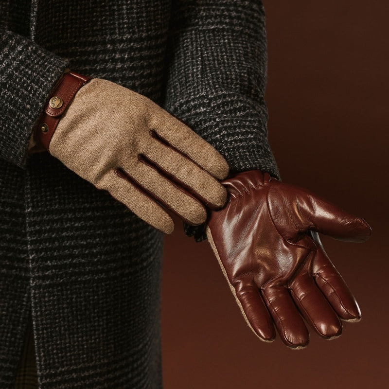 Fabrizio (brown) - Tweed men’s gloves with touchscreen capability and adjustable snap button