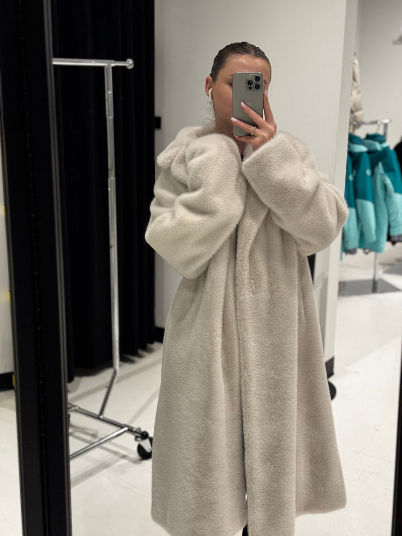 Eden Ivory Faux Mink Effect Fur Coat | Women's Outerwear