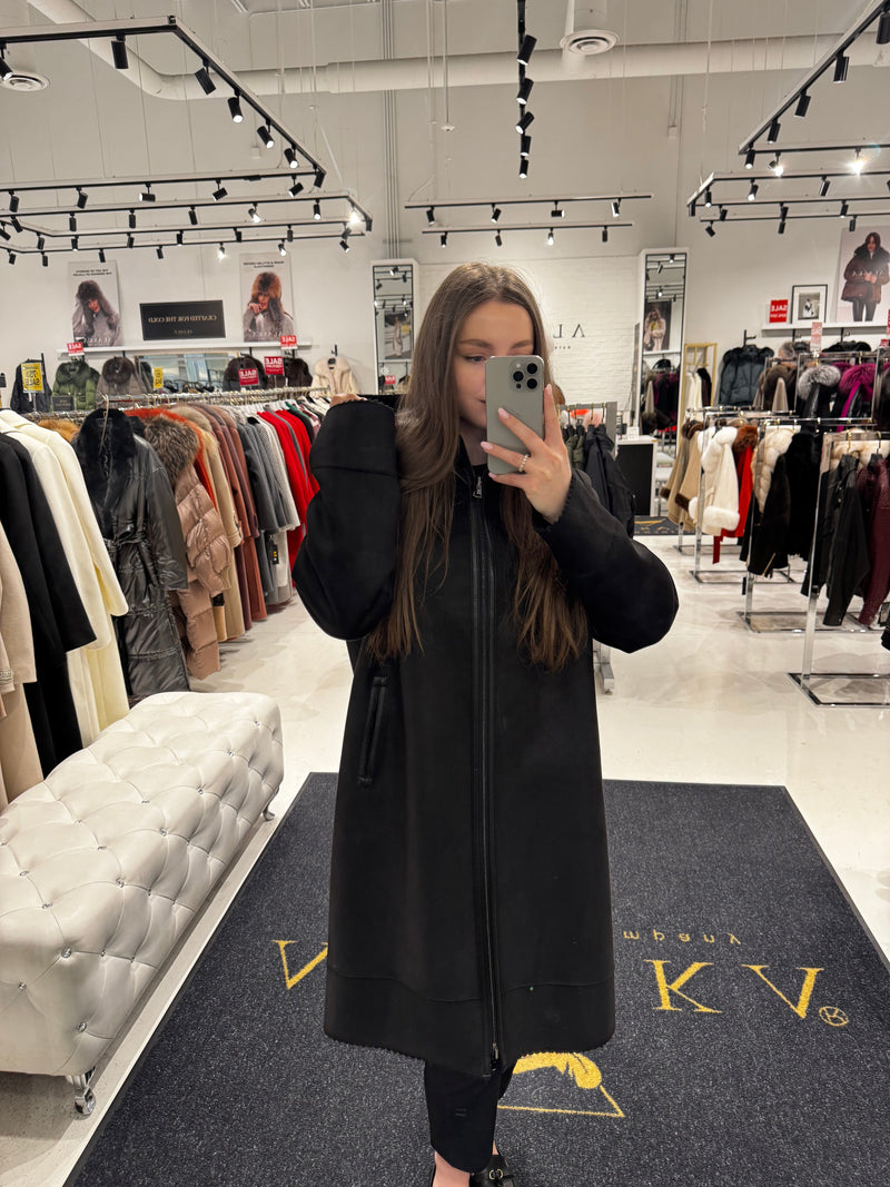 Rei Reversible Faux Fur & Suede Coat in Black