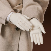 Sofia (white) - Lambskin leather gloves with silk lining