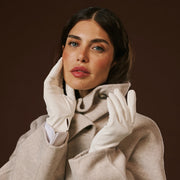 Sofia (white) - Lambskin leather gloves with silk lining