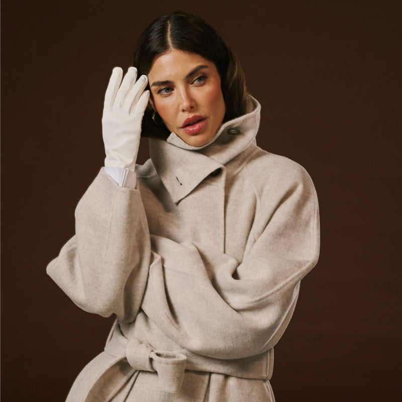 Sofia (white) - Lambskin leather gloves with silk lining